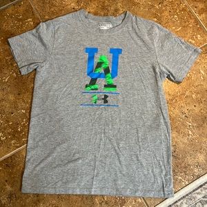 Under armor shirt large